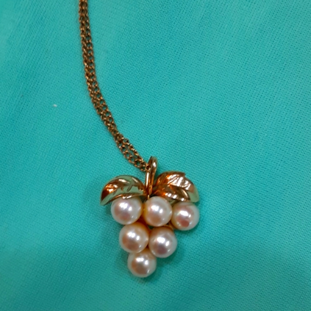 Vintage grape cluster pendant necklace.